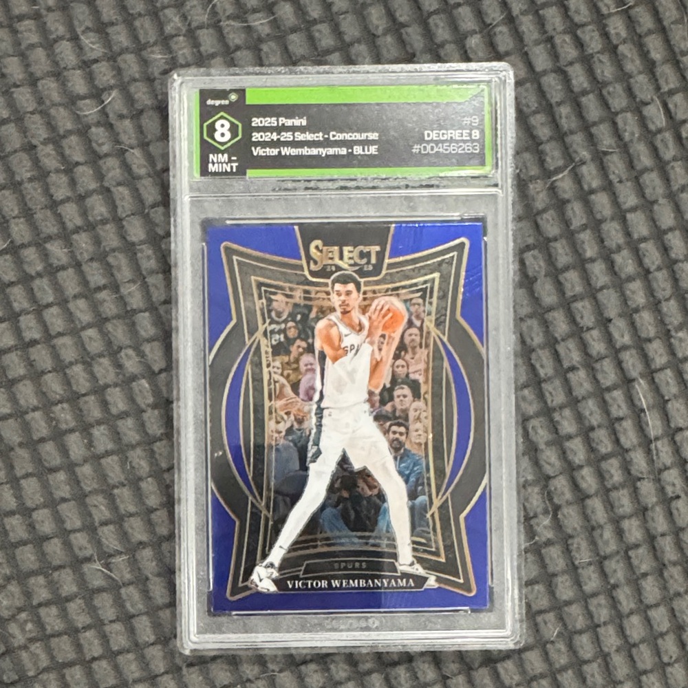 Panini Select Blue Victor Wembanyama Prizm Card
